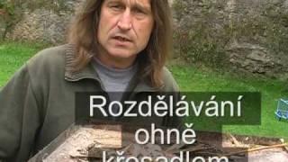 Rozdělávání ohně křesadlem