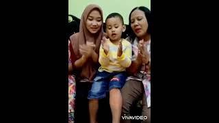 Ultahnya Tante dan si kecil yang paling pinter nyanyinya 