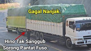 Insiden Truck Gagal Nanjak Di Tanjakan Bukit Kodok.Trailer Balap Salip MenyalipTruk Trailer Nanjak.