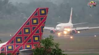 Pesawat terbang Lion Air Mendarat setelah Pesawat Batik Air take off