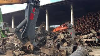 BULLDOZER SCRAPPING BY VTN SCRAP SHEAR CI7000 - PART 3