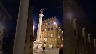 Florence #night #firenze #italia #cinqueterre #milano #duomo #placestovisit #discoveritaly #tourist