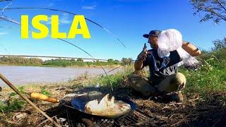 PESCA Y COCINA en la ISLA a las orillas del RÍO caña atarraya y trampas. pesca urbana