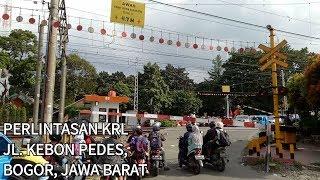 Perlintasan KRL di Jl. Kebon Pedes Kota Bogor Jawa Barat