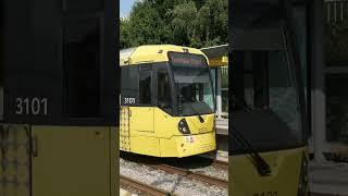 Manchester Metrolink trams passing at Chorlton #shorts