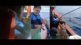 Pemancing medan strike kakap merah di laut sibolga