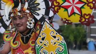 Tari Dayak Kalimantan Tengah oleh Para Romo Ordo Karmel di Paroki Maria Bunda Karmel Kasongan