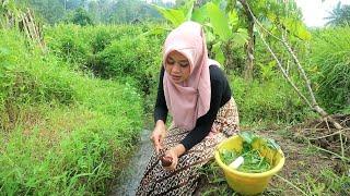 FINALLY.. I also met the Widow Herang Clear as clear as the water in front of her house