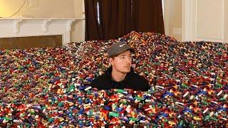 I Put 10 Million Legos in Friends House