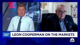 Billionaire investor Leon Cooperman Were heading into a financial crisis in this country