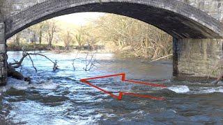 Lining a Canoe  a simple solution to a river running problem.