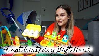 ONE YEAR OLD BIRTHDAY PRESENT HAUL  WHAT TO BUY A ONE YEAR OLD  JADE TOMLINSON