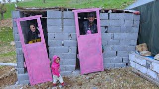 Embankment and construction of the roof of the nomadic toilet