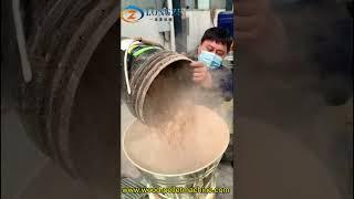 Making pellets from eucalyptus sawdust