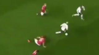 Neymar drops Harry Maguire on the floor PSG vs Manchester UNITED UCL