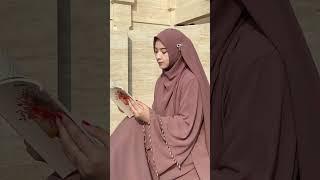 cantik banget cewek jilbab ini