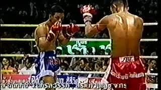 Lamnamoon Sor Sumalee vs Attachai Por Samranchai  Muay Thai from Lumpini Stadium