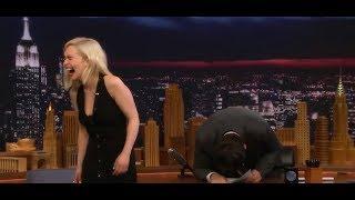 10 ПРИКОЛЬНЫХ МОМЕНТОВ С ЭМИЛИЕЙ КЛАРК  Дейенерис Таргариен  Emilia Clarke funny moments