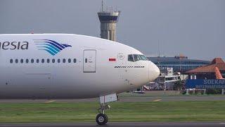 CLOSE UP Nonton Pesawat Takeoff Landing di Bandara Soekarno Hatta - 4K UHD