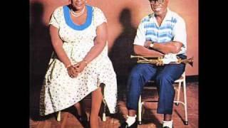 Ella Fitzgerald & Louis Armstrong - Isnt This A Lovely Day