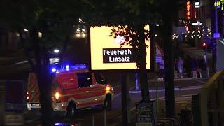 ELW B-Dienst + Löscheinheit mit 2 HLFs BF Bonn FW 1 + Einblendung Feuerwehreinsatz