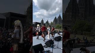 Happy Asmara Nyanyi Rungkad Di Prambanan #happyasmara #rungkad  #shorts