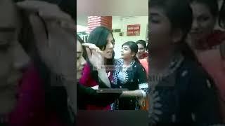 Girls fight in delhi University Horrible fight