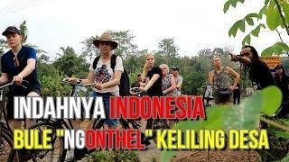 Indahnya Indonesia Bule Ngontel Keliling Desa