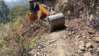 Adjusting Rocky Mountain Narrow Road Slope with JCB Backhoe Loader