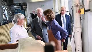 Queen Silvia making her own papper in Lessebo