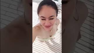 wulan guritno pakai bikini aja gini kalau artis liburan hot