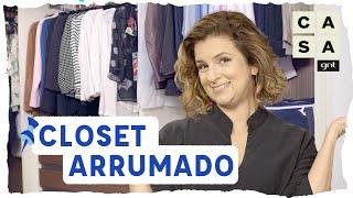 CLOSET como organizar as roupas em gavetas prateleiras e cabides nos armários  Manual da Micaela