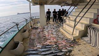 Catch Many Fish At South China Sea with Jiang Explorer. 2 Rod Broken with Monster Fish..