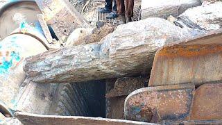 Super Giant Crusher Crushing Rocks.Expert Level Rock Crushing Process.Powerful Rock crusher working.