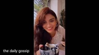 Tiktok Star Anveshi Jain Singing Song Actress Anveshi Jain Giving  Poses In Her Selfie Video