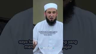 Ustad tapi kok tidak bisa bahasa arab ? -Syaikh adham al-asimi