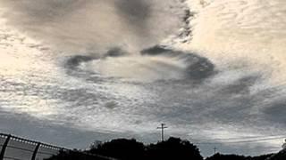 Extrañas nubes con agujeros en Estados Unidos