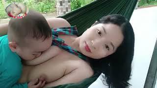 Breastfeeding Baby Vlog . BreastFeeding Hand Expression & Saving Milk for Baby BreastFeeding  no 15