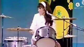 Karen Carpenter Drum solo 1968 Dancing in the street HD