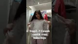 Siap2 ada cewek cantik mau buka baju #shorts