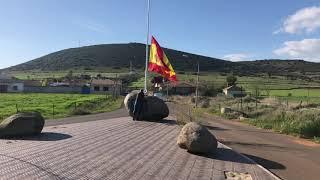 VILLAMAYOR DE CALATRAVA Banderas a media asta ante el #Coronavirus