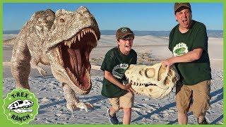 Giant T-Rex Dinosaur vs Park Rangers Pretend Play Escape Adventure with Dinosaurs Toys for Kids