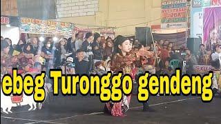 Ebeg turonggo Gendeng Di pasar pahing maos