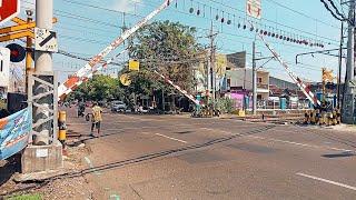 EMPAT PALANG  Pintu Perlintasan KAKRL Stasiun Solo Jebres Surakarta