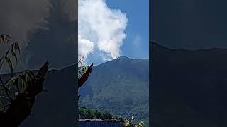 Gunung Ile Ape Erupsi