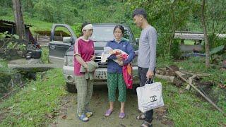 Ly Thi Binh a Strong Woman - Returning Home after 4 Days of Giving Birth at the Hospital