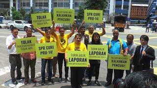 Bersih 2.0 activists turn up at Dang Wangi police HQ