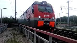 3ЭС5К-1029 Ермак с грузовым поездом проезжает платформу Сады-2