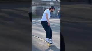 Entertaining pedestrians  #longboarding #longboarddancing #longboardtricks