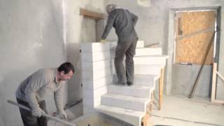 Monter un escalier béton double quart tournant en kit - Tuto brico avec Robert escalier en béton d